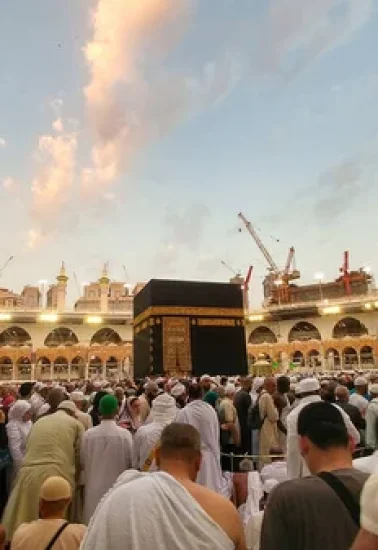 depositphotos_311884458-stock-photo-masjid-al-haram-muslims-holiest